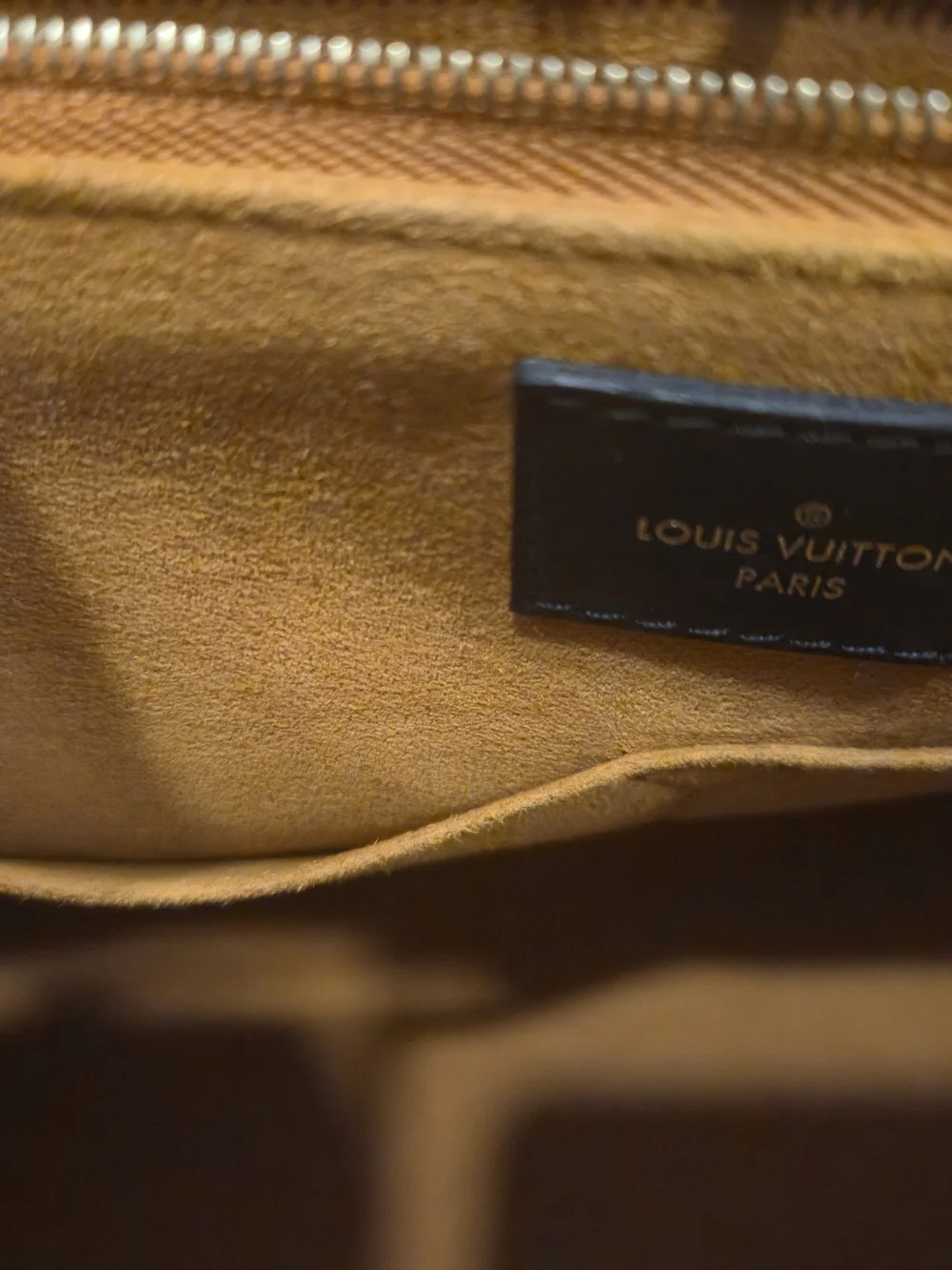Louis Vuitton Black ONTHEGO MM Tote Brown Suede Interior